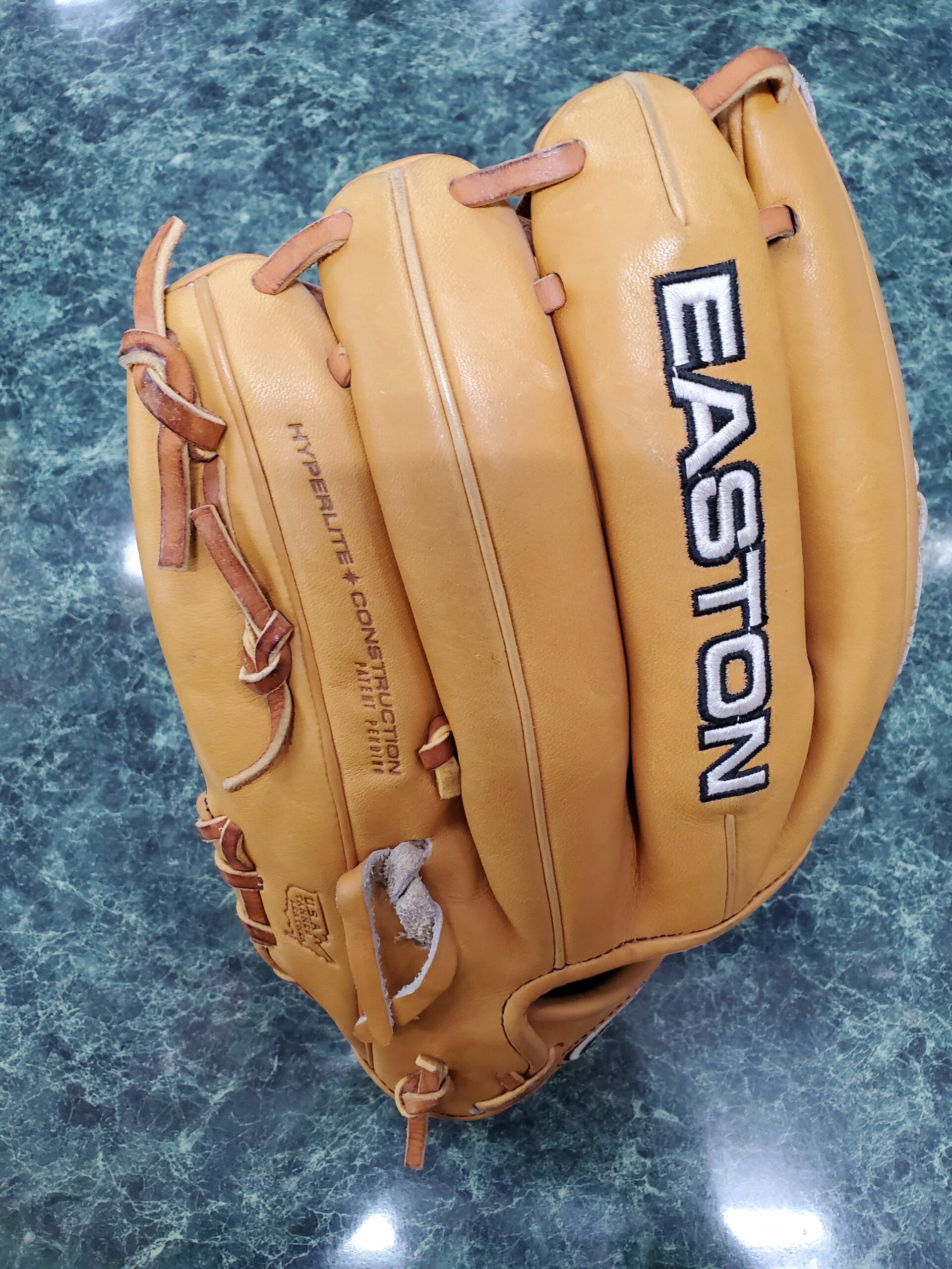 New Easton Professional Series E Pro 101SS Right Hand Throw Glove
